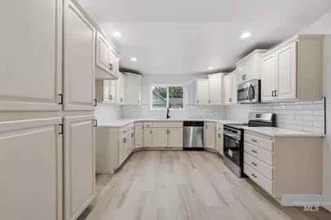 Kitchen - 770 E Red Bud St, Kuna, ID 83634 photo 1 of 4