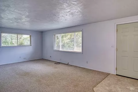 Living - 365 Clabby Rd, Weiser, ID 83672 photo 4 of 5