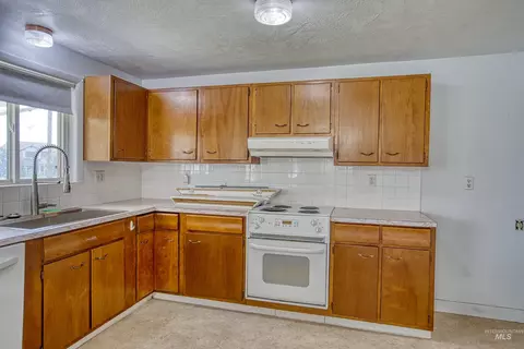 Kitchen - 365 Clabby Rd, Weiser, ID 83672 photo 2 of 4