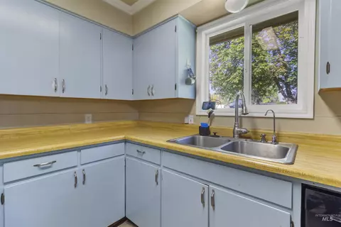Kitchen - 367 Birch St S, Kimberly, ID 83341 photo 4 of 5