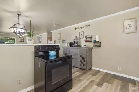 Kitchen - 367 Birch St S, Kimberly, ID 83341 photo 3 of 5