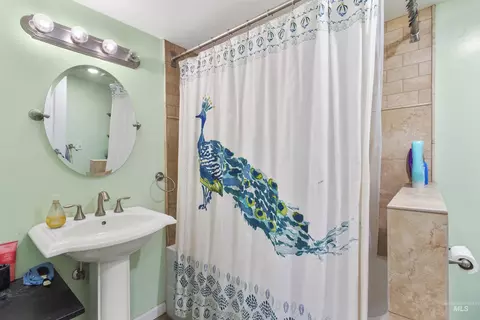 Bath - 367 Birch St S, Kimberly, ID 83341 photo 3 of 3