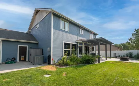 Exterior - 1031 Park Ave, Kimberly, ID 83341 photo 3 of 4