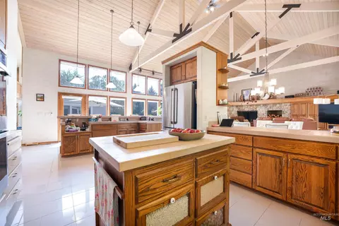 Kitchen - 3065 S Whitepost Way, Eagle, ID 83616 photo 1 of 2