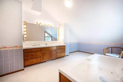 Bath - 3065 S Whitepost Way, Eagle, ID 83616 photo 2 of 5