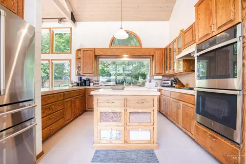 Kitchen - 3065 S Whitepost Way, Eagle, ID 83616 photo 2 of 2