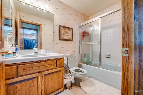 Bath - 3065 S Whitepost Way, Eagle, ID 83616 photo 1 of 5