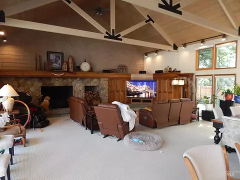 Living - 3065 S Whitepost Way, Eagle, ID 83616 photo 1 of 2