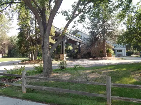 Exterior - 3065 S Whitepost Way, Eagle, ID 83616 photo 4 of 16