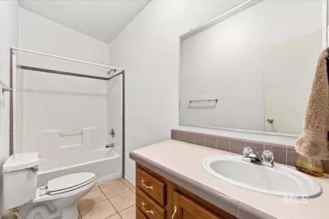 Bath - 310 Frontage Rd, Grand View, ID 83624 photo 4 of 4