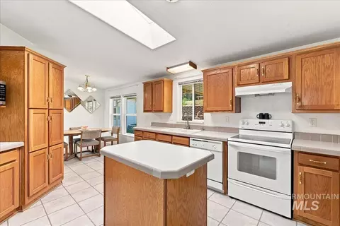 Kitchen - 310 Frontage Rd, Grand View, ID 83624 photo 1 of 4