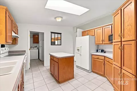 Kitchen - 310 Frontage Rd, Grand View, ID 83624 photo 3 of 4