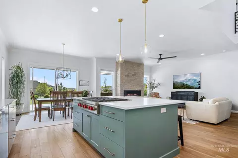 Kitchen - 5791 W Trigo Dr, Eagle, ID 83616 photo 4 of 7