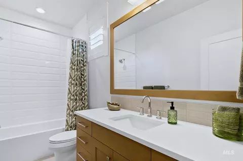 Bath - 5791 W Trigo Dr, Eagle, ID 83616 photo 7 of 7