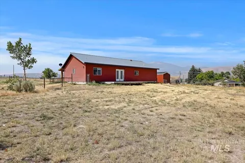 Exterior - 1206 E 2000 S, Elba, ID 83342 photo 4 of 10