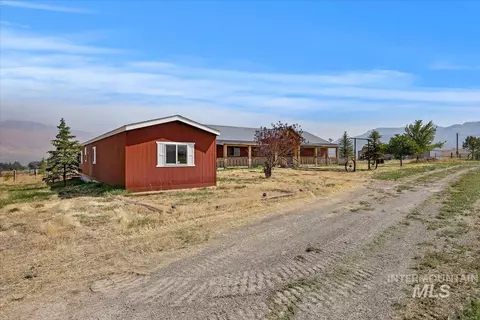 Exterior - 1206 E 2000 S, Elba, ID 83342 photo 6 of 10