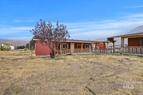 Exterior - 1206 E 2000 S, Elba, ID 83342 photo 5 of 10