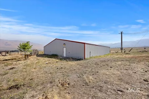 Exterior - 1206 E 2000 S, Elba, ID 83342 photo 8 of 10