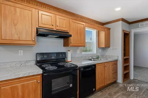 Kitchen - 1206 E 2000 S, Elba, ID 83342 photo 6 of 6