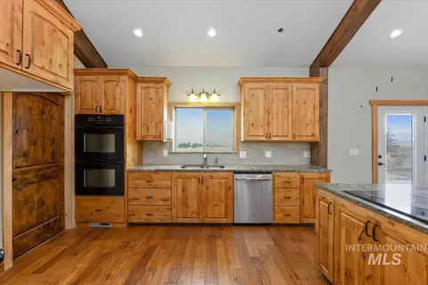 Kitchen - 1206 E 2000 S, Elba, ID 83342 photo 5 of 6