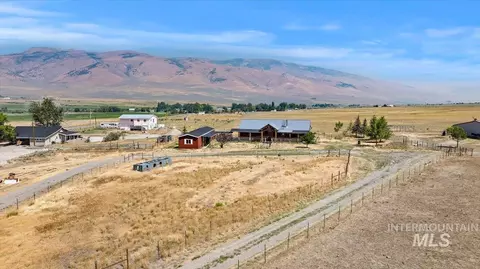 Exterior - 1206 E 2000 S, Elba, ID 83342 photo 10 of 10