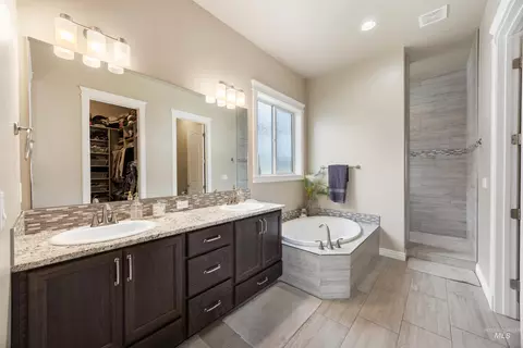 Bath - 3457 W Barefoot St, Eagle, ID 83616 photo 1 of 3