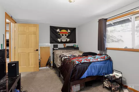 Bedroom - 654 Bings Rd, Cascade, ID 83611 photo 4 of 5