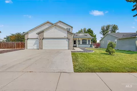 1807 Fairoaks Dr, Caldwell, ID 83605
