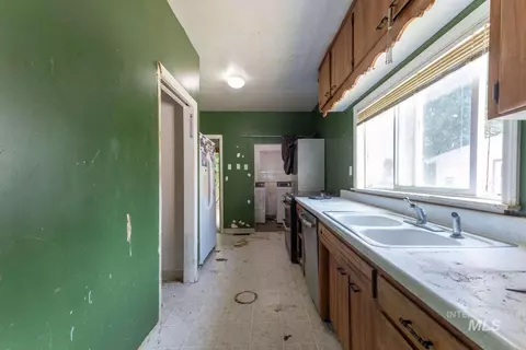 Entry Way - 621 Teddy Ave, Kellogg, ID 83837 photo 1 of 3