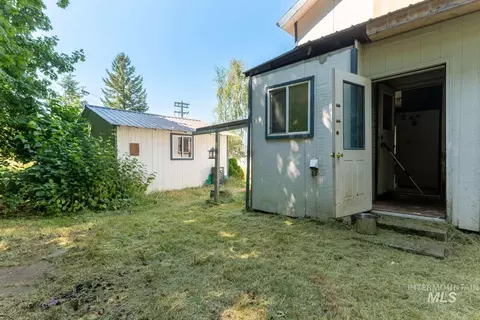 Exterior - 621 Teddy Ave, Kellogg, ID 83837 photo 3 of 6