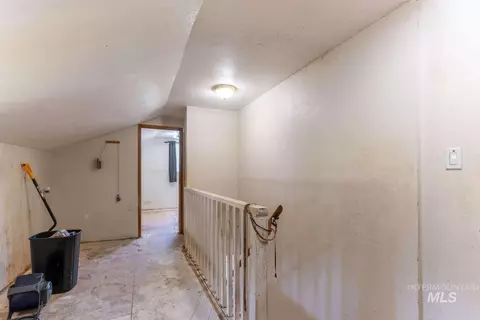 Entry Way - 621 Teddy Ave, Kellogg, ID 83837 photo 3 of 3