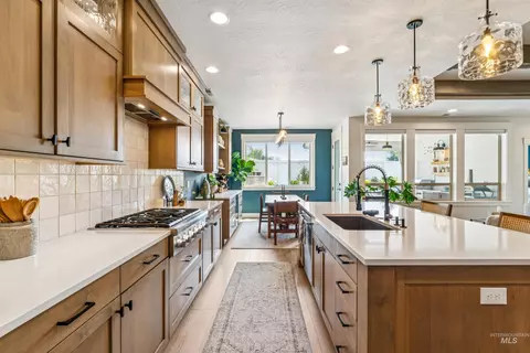 Kitchen - 184 N Duke Ln, Eagle, ID 83616 photo 2 of 3