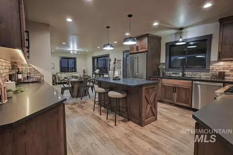 Kitchen - 427 E 300 N, Rupert, ID 83350 photo 1 of 5