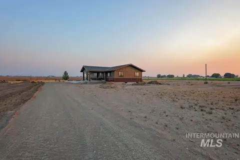 Exterior - 427 E 300 N, Rupert, ID 83350 photo 3 of 5