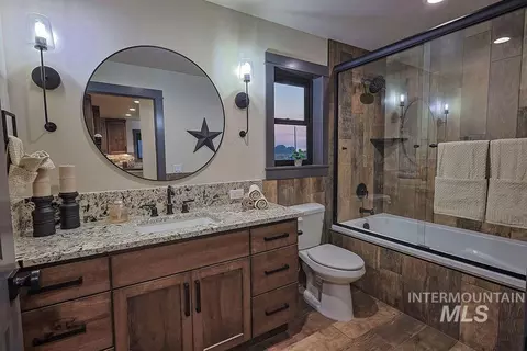 Bath - 427 E 300 N, Rupert, ID 83350 photo 5 of 6
