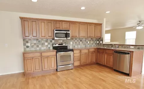 Kitchen - 1237 E Star Dr, Meridian, ID 83646 photo 1 of 1
