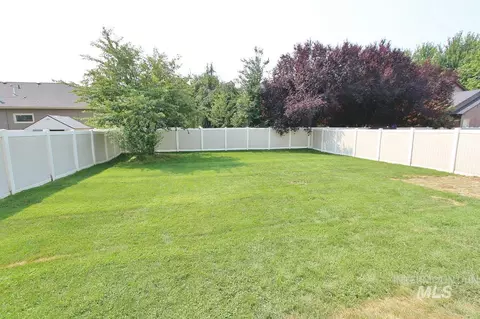Exterior - 1237 E Star Dr, Meridian, ID 83646 photo 2 of 3