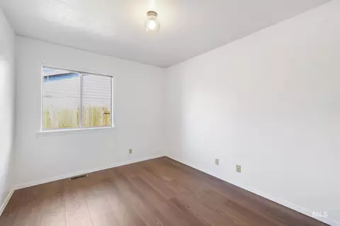 Bedroom - 230 Meadows Ln, Twin Falls, ID 83301 photo 1 of 2