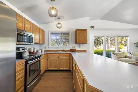 Kitchen - 230 Meadows Ln, Twin Falls, ID 83301 photo 2 of 4