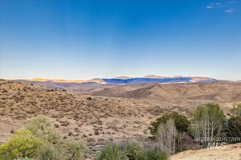 5735 N Willow Creek Rd, Eagle, ID 83616 photo 8