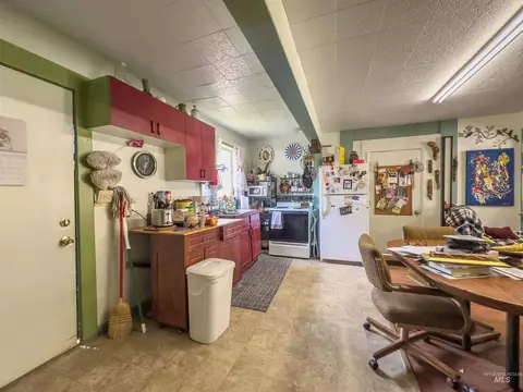Kitchen - 401 E 16th St, Burley, ID 83318 photo 1 of 1