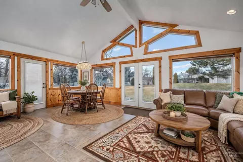 5710 Howard Ln, Nampa, ID 83687