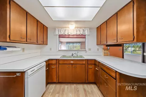 Kitchen - 1623 H St, Rupert, ID 83350 photo 3 of 4