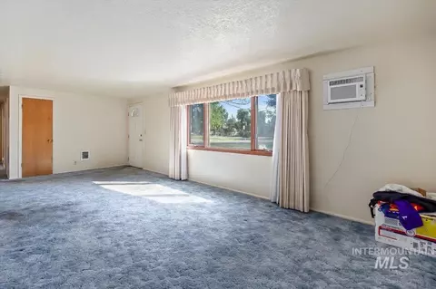 Living - 1623 H St, Rupert, ID 83350 photo 3 of 4