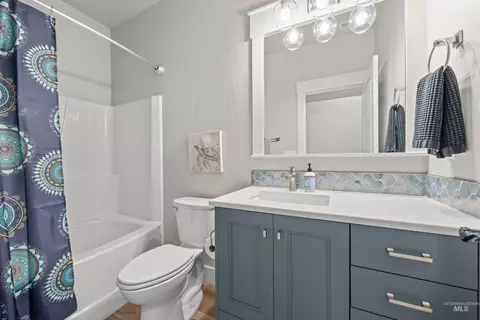 Bath - 2559 N Synergy Ave, Eagle, ID 83616 photo 6 of 6