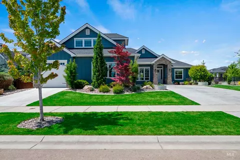 Exterior - 2559 N Synergy Ave, Eagle, ID 83616 photo 2 of 13
