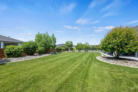 Exterior - 2559 N Synergy Ave, Eagle, ID 83616 photo 9 of 13
