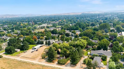 View/Area - 248 N Cobblestone Ln, Eagle, ID 83616 photo 2 of 4