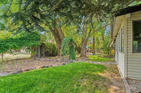 Exterior - 248 N Cobblestone Ln, Eagle, ID 83616 photo 8 of 16