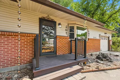 Exterior - 248 N Cobblestone Ln, Eagle, ID 83616 photo 2 of 16